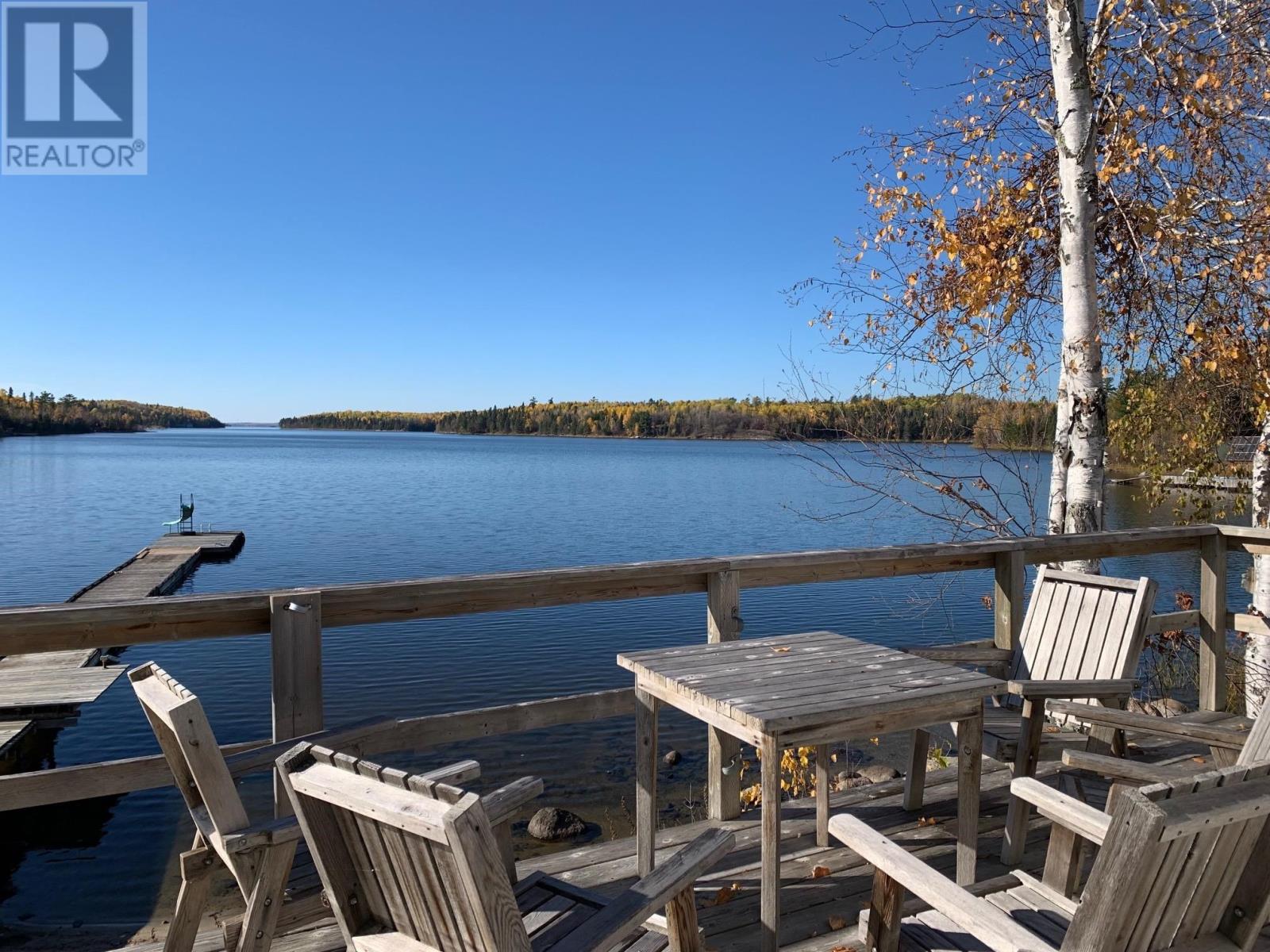 Pipestone Peninsula, - Moore Bay - Condo Cabin - Lake Of The Woods, Sioux Narrows, Ontario  P0X 1N0 - Photo 2 - TB2601067
