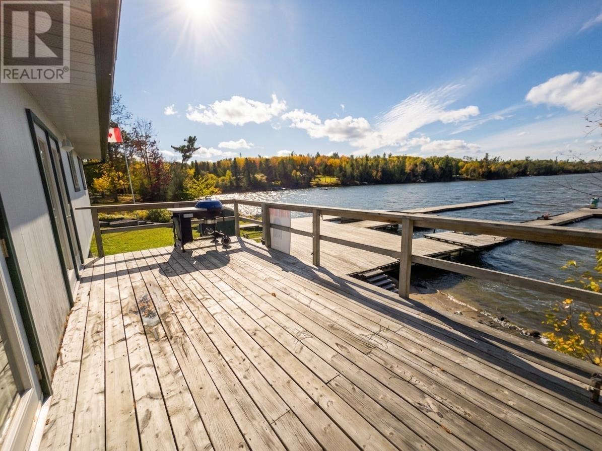 Pipestone Peninsula, - Moore Bay - Condo Cabin - Lake Of The Woods, Sioux Narrows, Ontario  P0X 1N0 - Photo 3 - TB2601067