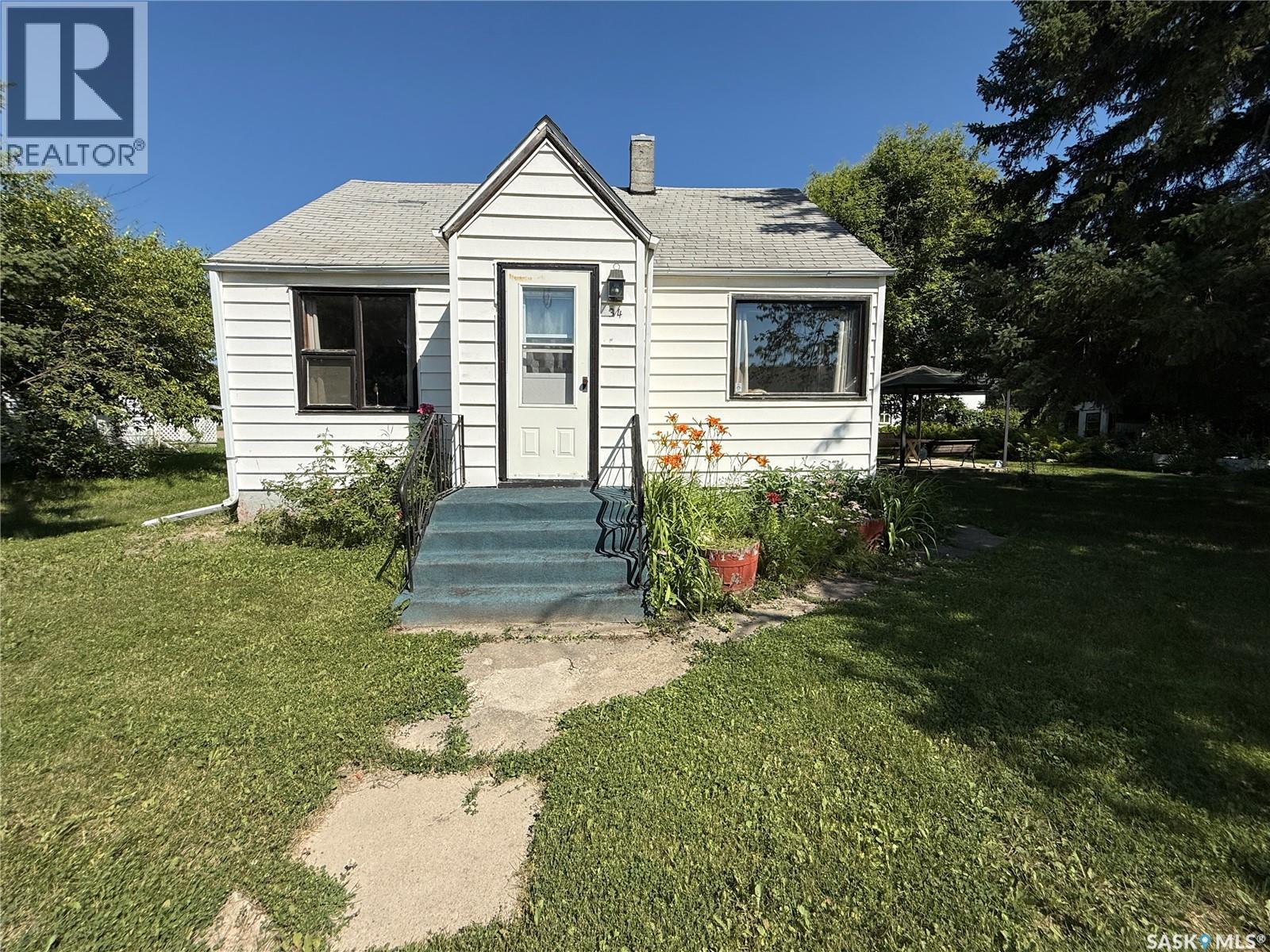 34 & 36 Goode STREET, quill lake, Saskatchewan
