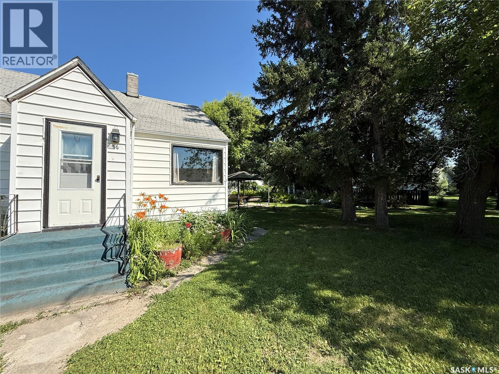 34 & 36 Goode Street, Quill Lake, Saskatchewan  S0A 3E0 - Photo 3 - SK043946