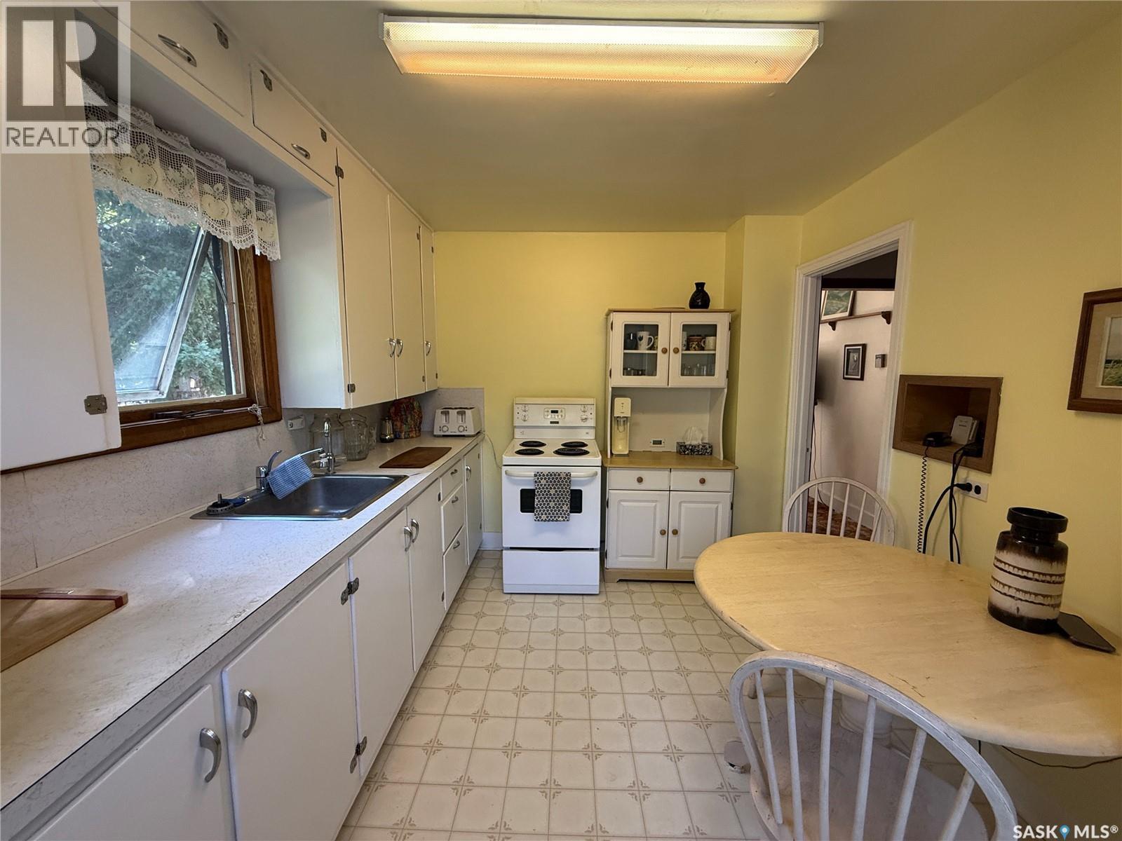 34 & 36 Goode Street, Quill Lake, Saskatchewan  S0A 3E0 - Photo 6 - SK043946