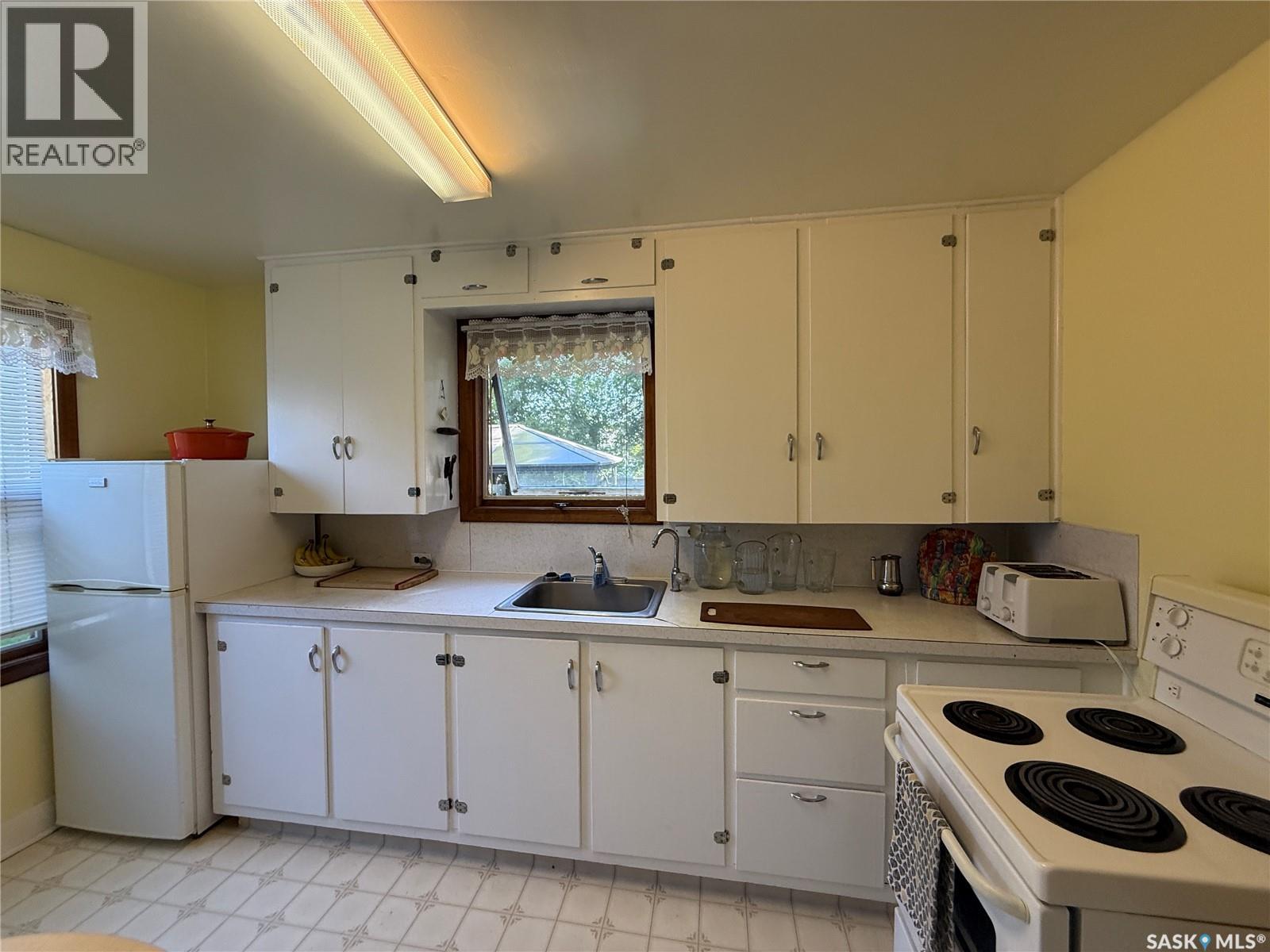 34 & 36 Goode Street, Quill Lake, Saskatchewan  S0A 3E0 - Photo 8 - SK043946