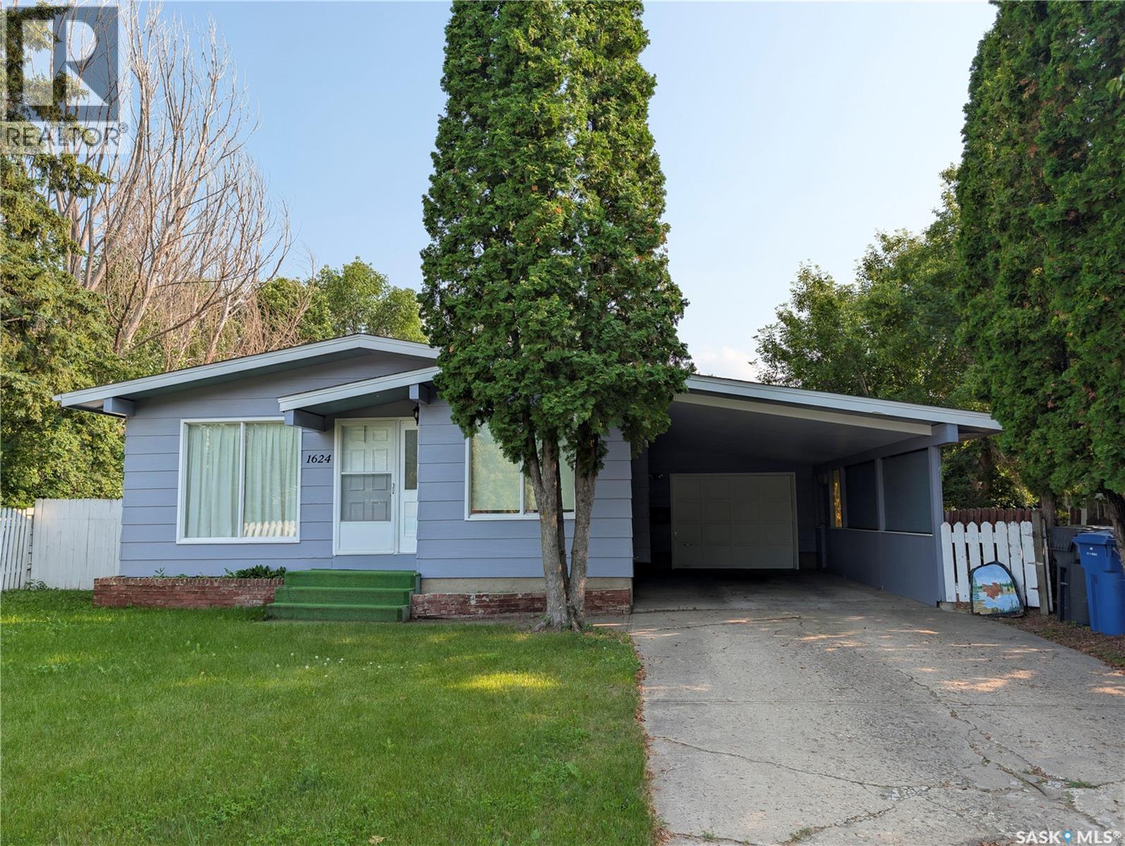 1624 St Laurent Drive, North Battleford, Saskatchewan  S9A 3B3 - Photo 1 - SK043935