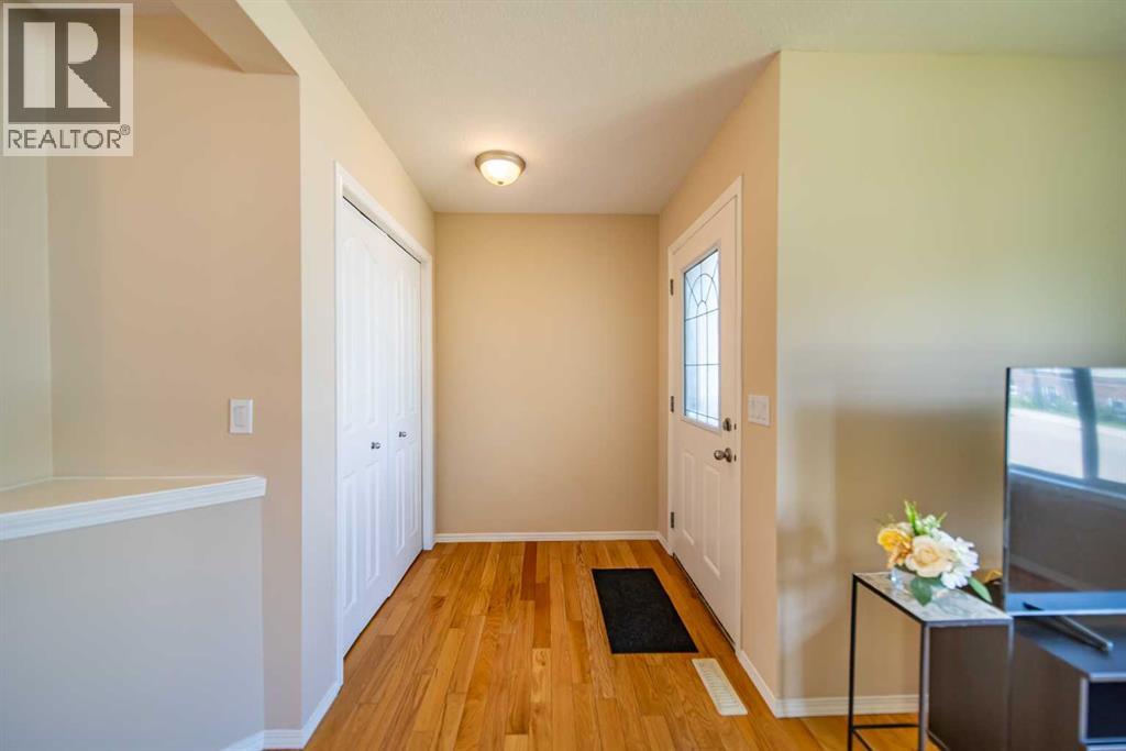 131 Everglen Rise SW, Calgary, Alberta  T2Y 4Z2 - Photo 4 - A2319461