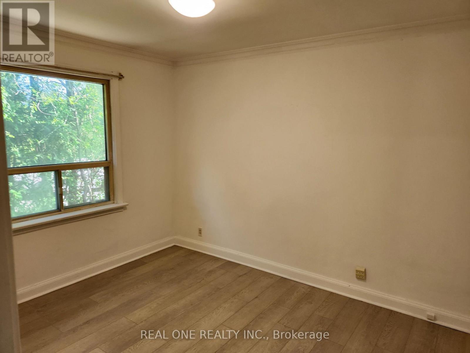 22 Pleasant View Drive, Toronto, Ontario  M2J 3P5 - Photo 5 - C13138606