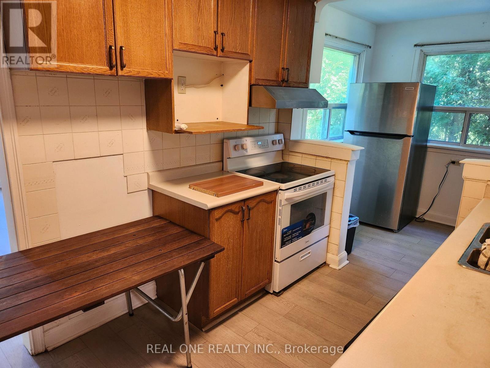 22 Pleasant View Drive, Toronto, Ontario  M2J 3P5 - Photo 2 - C13138606
