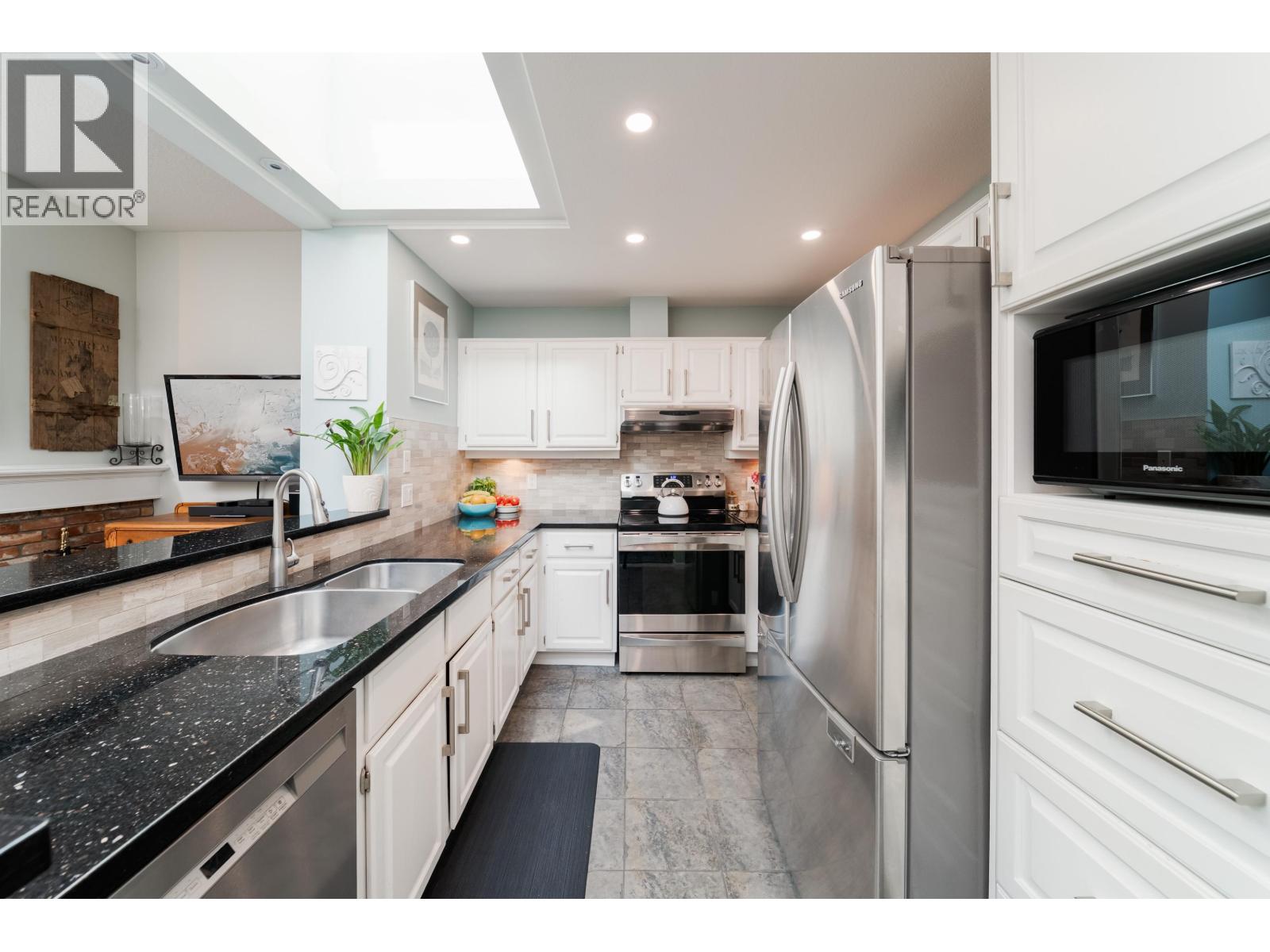 34 3960 Canada Way, Burnaby, British Columbia  V5G 1G7 - Photo 10 - R3150865