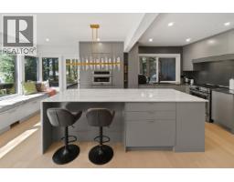 615 E KINGS ROAD, North Vancouver, British Columbia