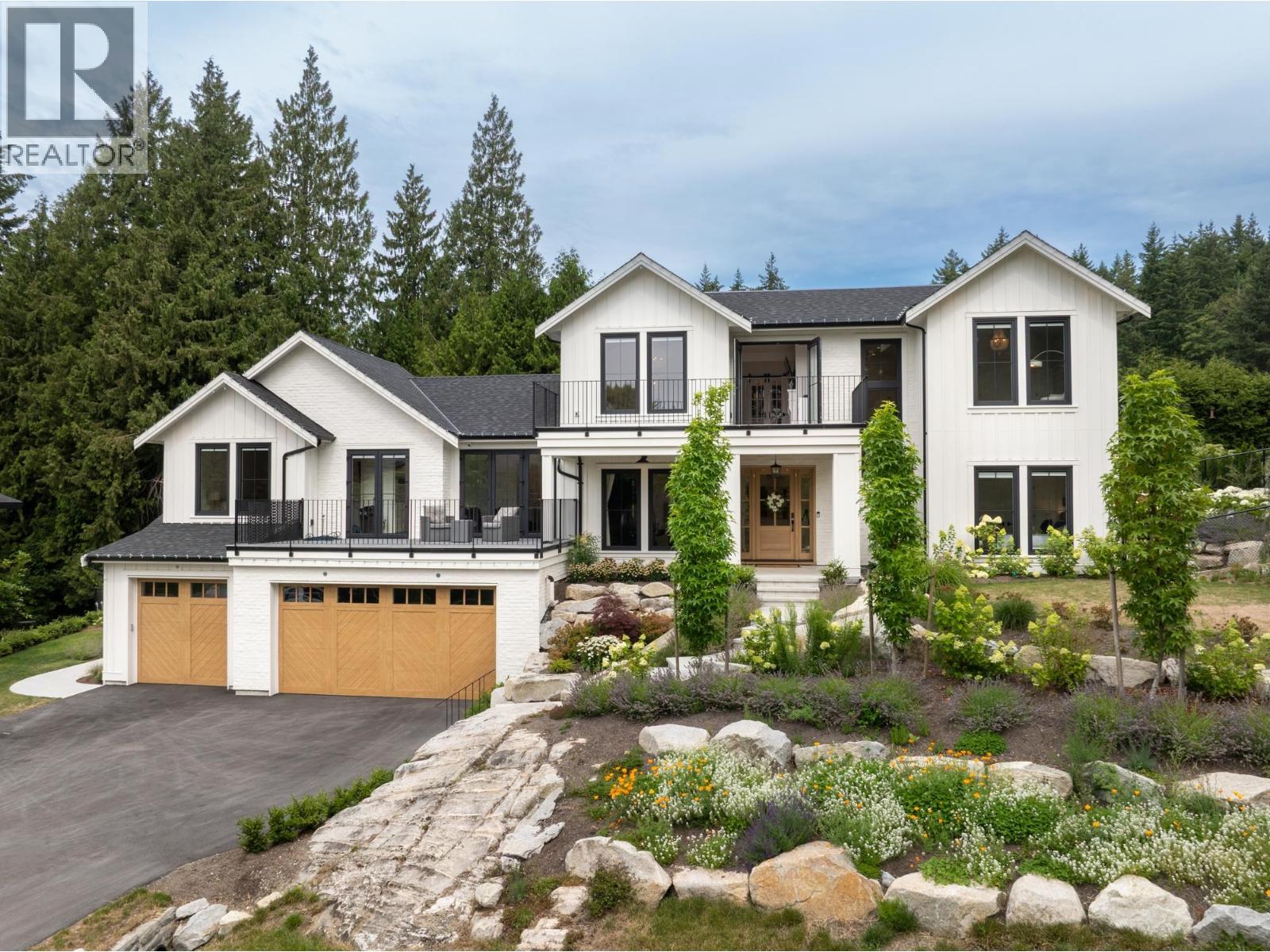 4597 Woodgreen Drive, West Vancouver, British Columbia  V7S 2V3 - Photo 2 - R3150849