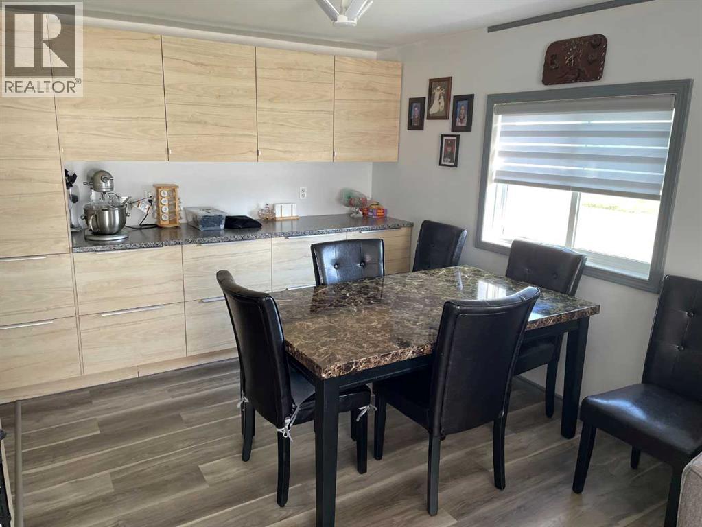 908 6 Avenue, Hines Creek, Alberta  T0H 2A0 - Photo 6 - A2330401
