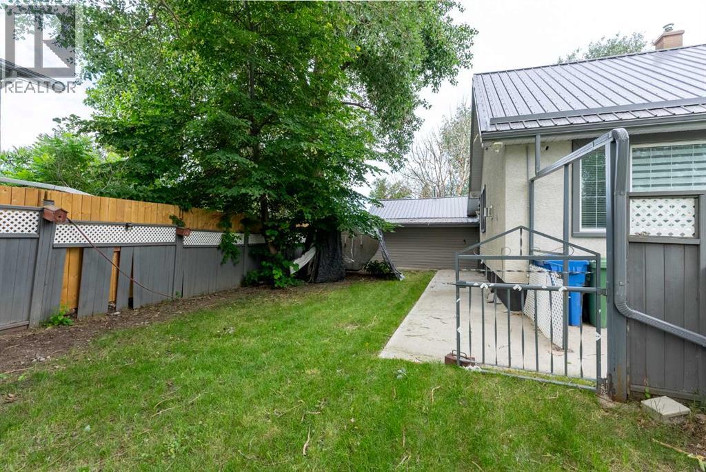 2010 20 Street, Coaldale, Alberta T1M 1E7 - Photo 35 - A2330044