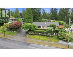 3250 DELBROOK AVENUE, North Vancouver, British Columbia