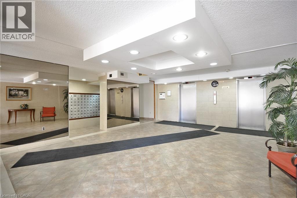 4 Kings Cross Road Unit# 303, Brampton, Ontario  L6T 3X8 - Photo 5 - 40851844