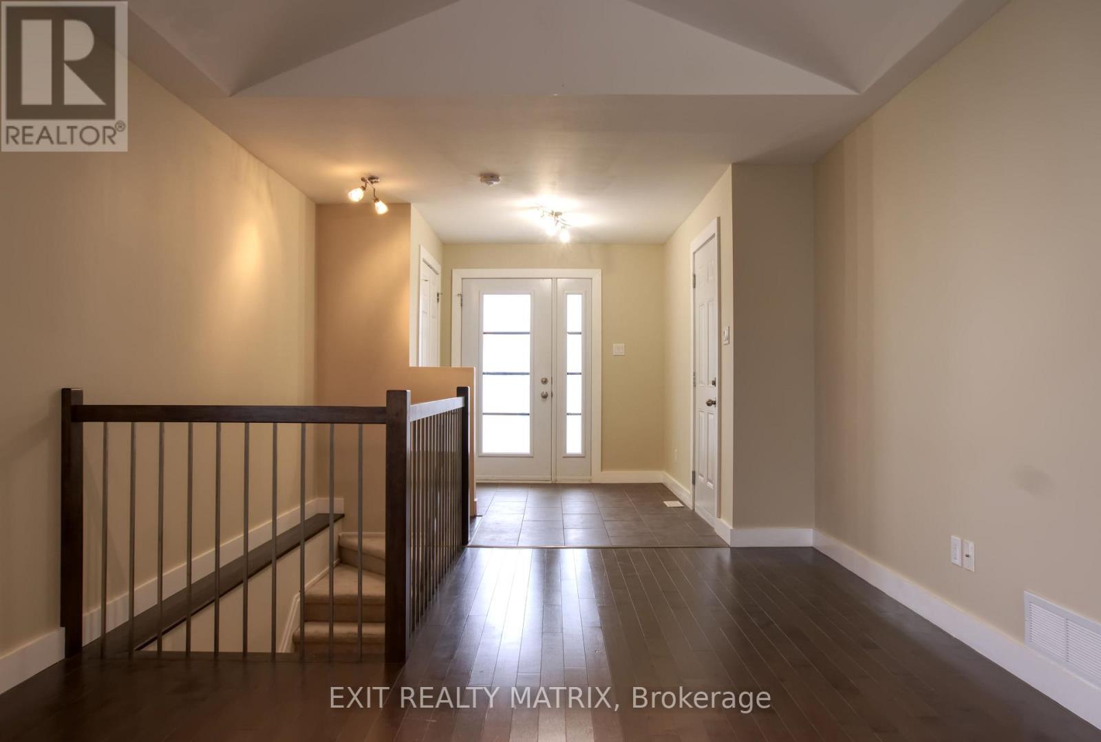 1557 Belcourt Boulevard, Ottawa, Ontario  K1C 1M3 - Photo 2 - X13616812
