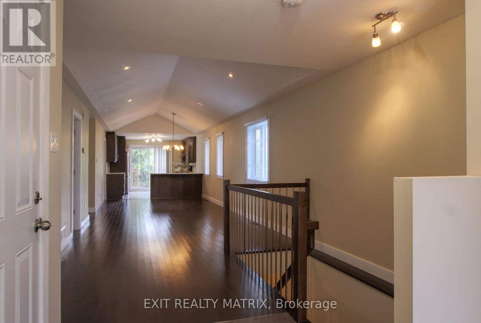 1557 Belcourt Boulevard, Ottawa, Ontario  K1C 1M3 - Photo 3 - X13616812