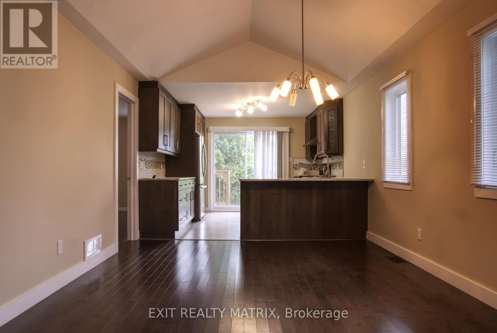 1557 Belcourt Boulevard, Ottawa, Ontario  K1C 1M3 - Photo 4 - X13616812