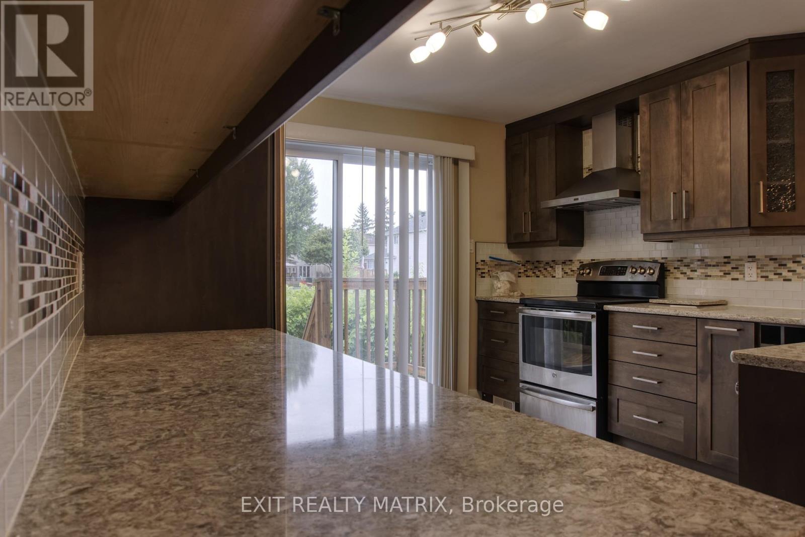 1557 Belcourt Boulevard, Ottawa, Ontario  K1C 1M3 - Photo 5 - X13616812