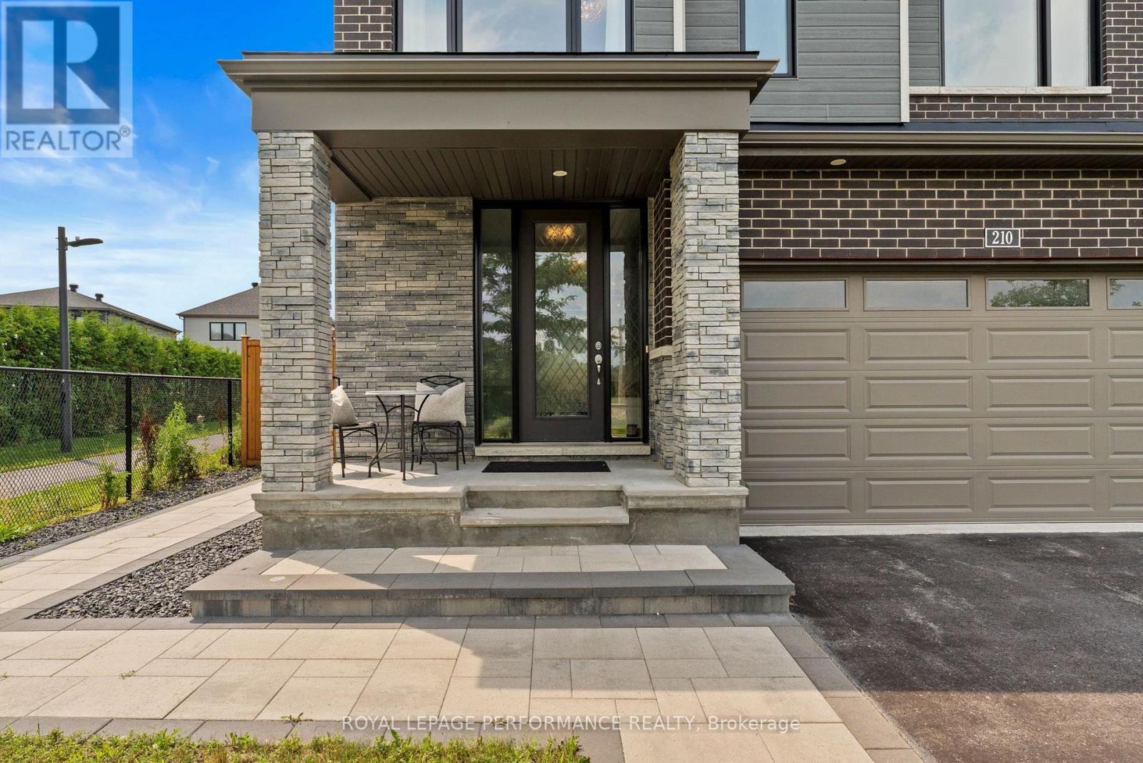 210 Spindrift Circle, Ottawa, Ontario  K4M 1J8 - Photo 2 - X13616912