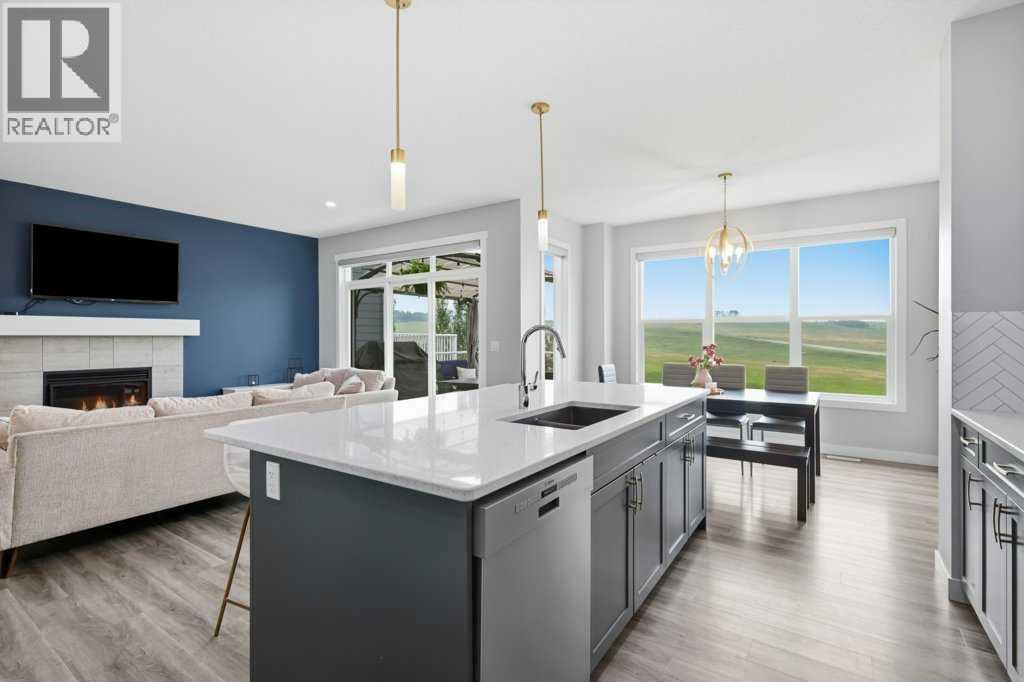 151 Crestridge Hill Sw, Calgary, Alberta  T3B 6H1 - Photo 6 - A2332211