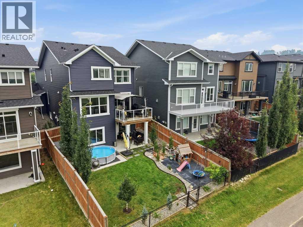 151 Crestridge Hill Sw, Calgary, Alberta  T3B 6H1 - Photo 1 - A2332211