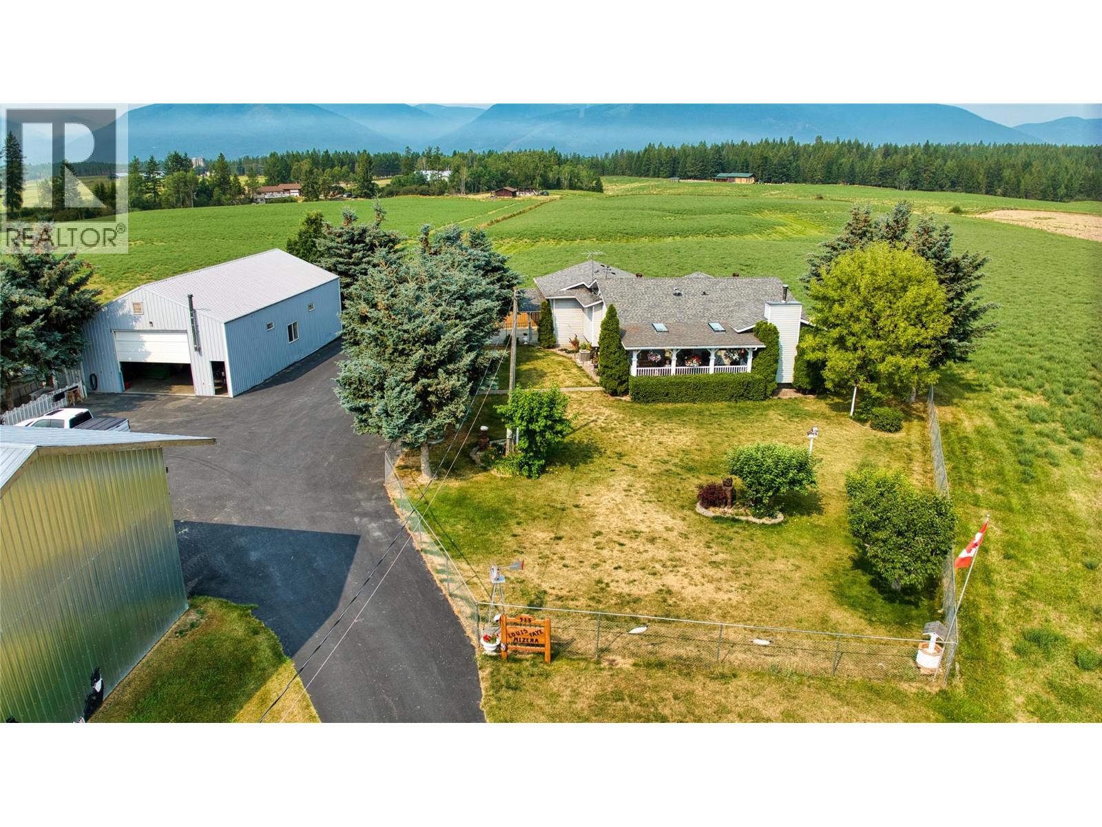 915 Hushcroft Rd Street, Lister, British Columbia  V0B 1G2 - Photo 2 - 10395283