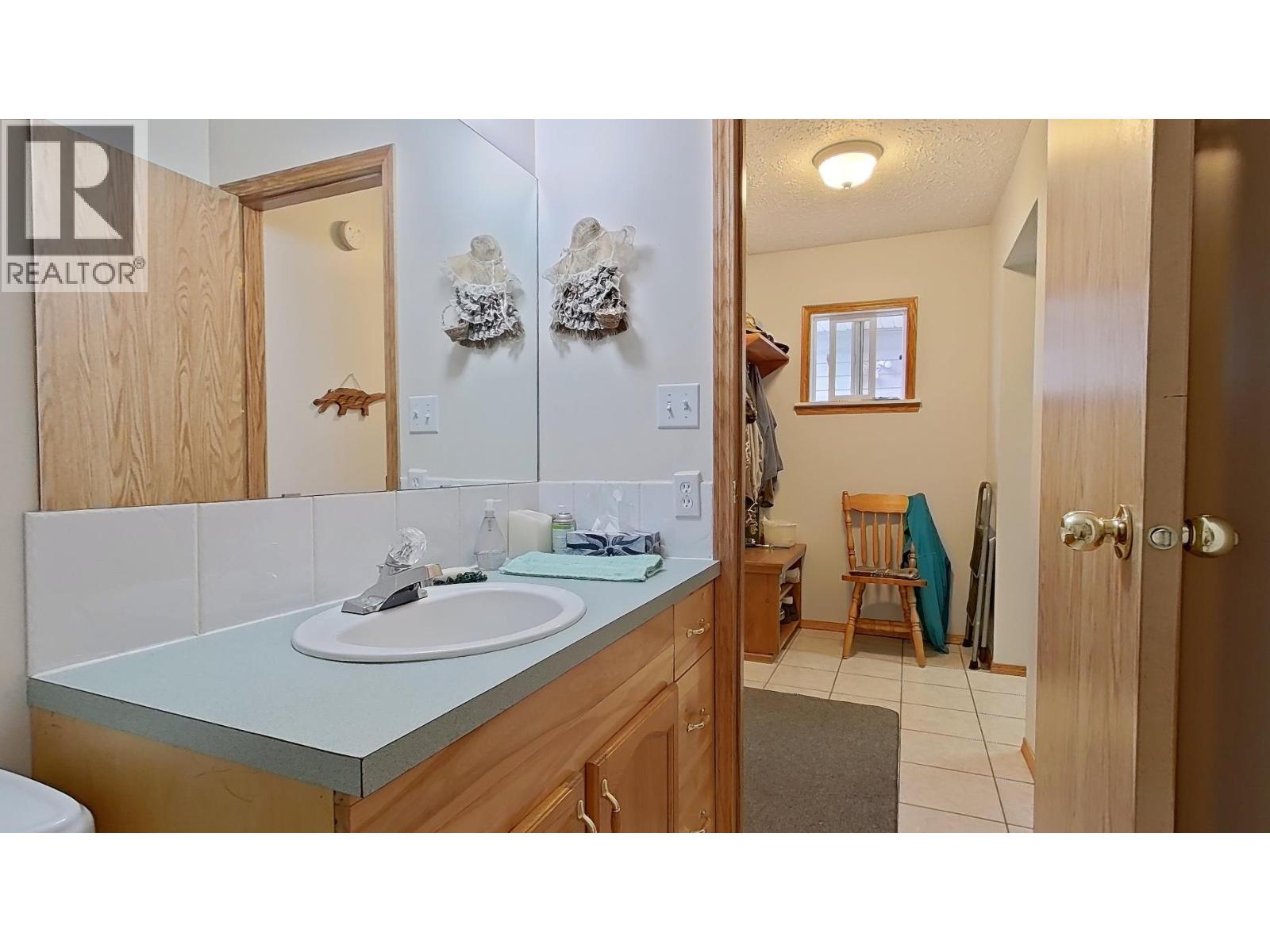 915 Hushcroft Rd Street, Lister, British Columbia  V0B 1G2 - Photo 21 - 10395283