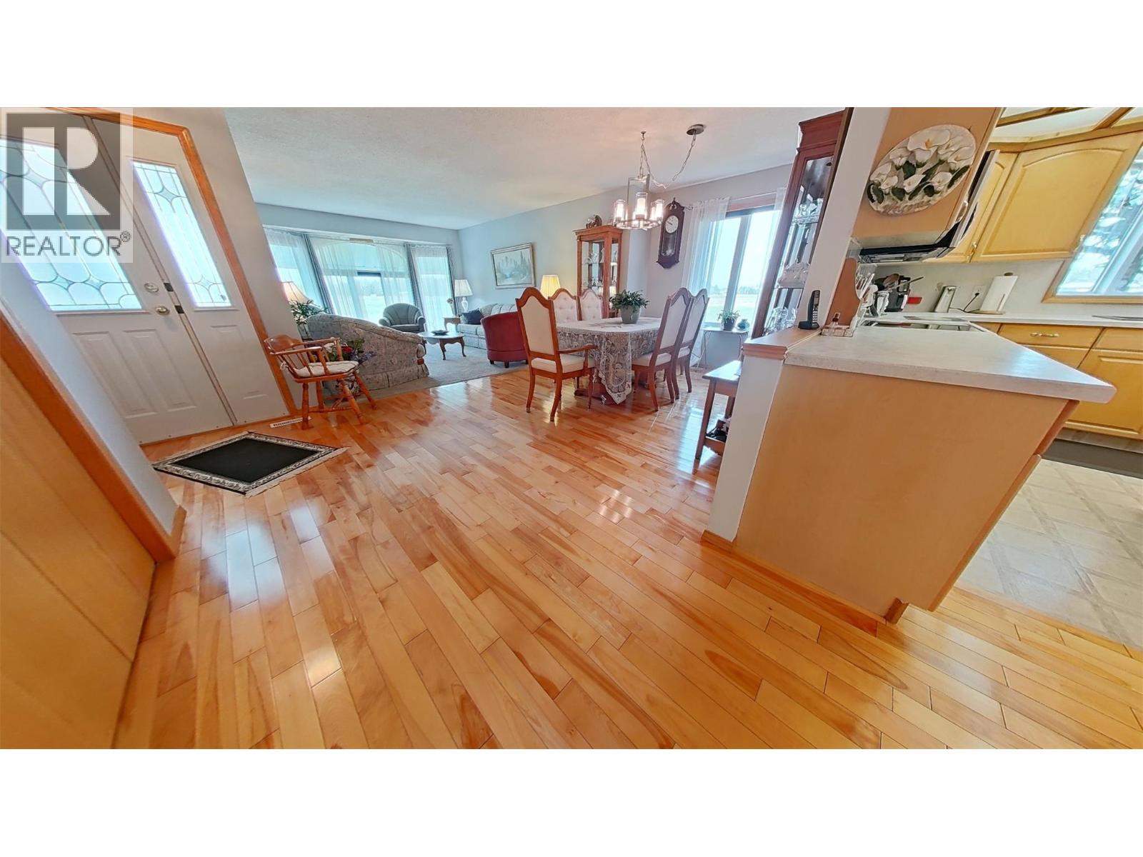915 Hushcroft Rd Street, Lister, British Columbia  V0B 1G2 - Photo 5 - 10395283
