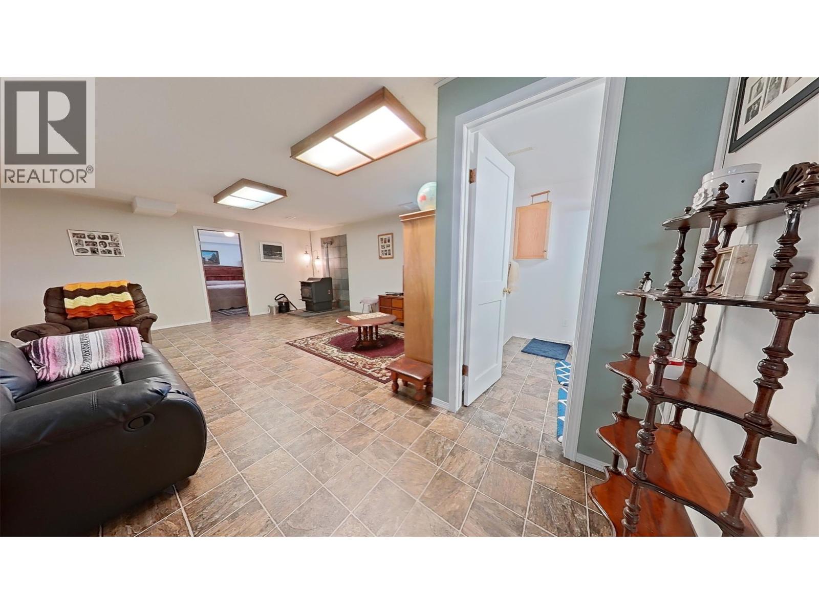 915 Hushcroft Rd Street, Lister, British Columbia  V0B 1G2 - Photo 48 - 10395283