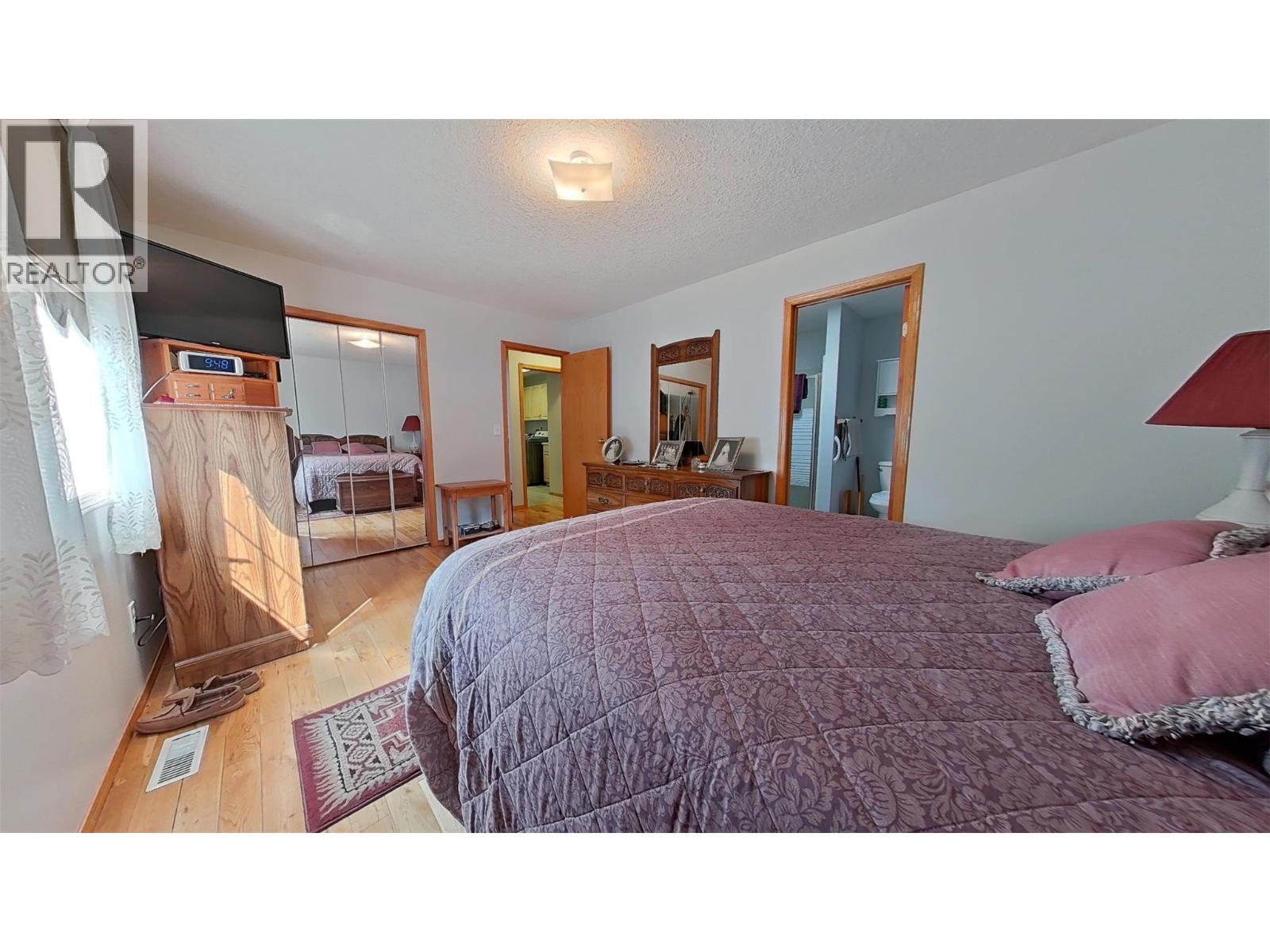 915 Hushcroft Rd Street, Lister, British Columbia  V0B 1G2 - Photo 18 - 10395283