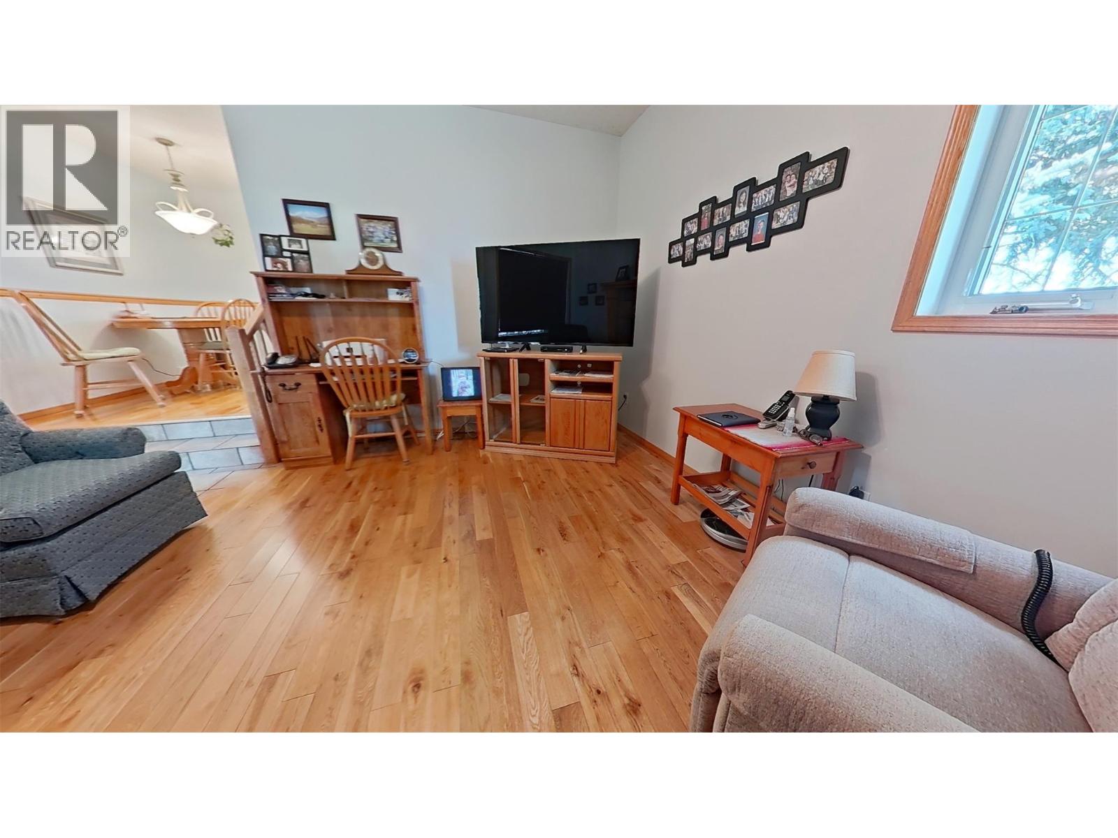 915 Hushcroft Rd Street, Lister, British Columbia  V0B 1G2 - Photo 10 - 10395283