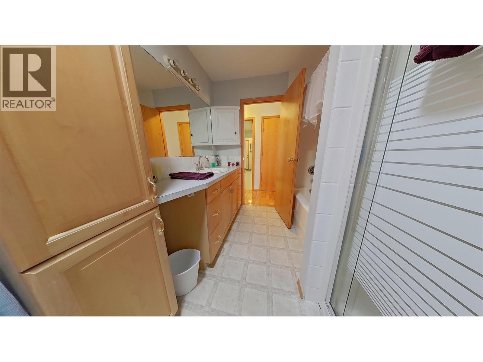 915 Hushcroft Rd Street, Lister, British Columbia  V0B 1G2 - Photo 27 - 10395283