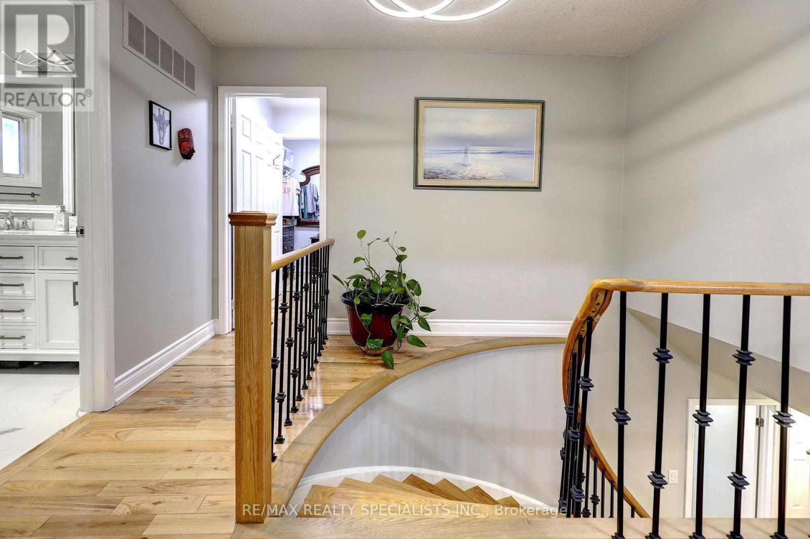 1712 Fifeshire Court, Mississauga, Ontario  L5L 3L6 - Photo 23 - W13616832