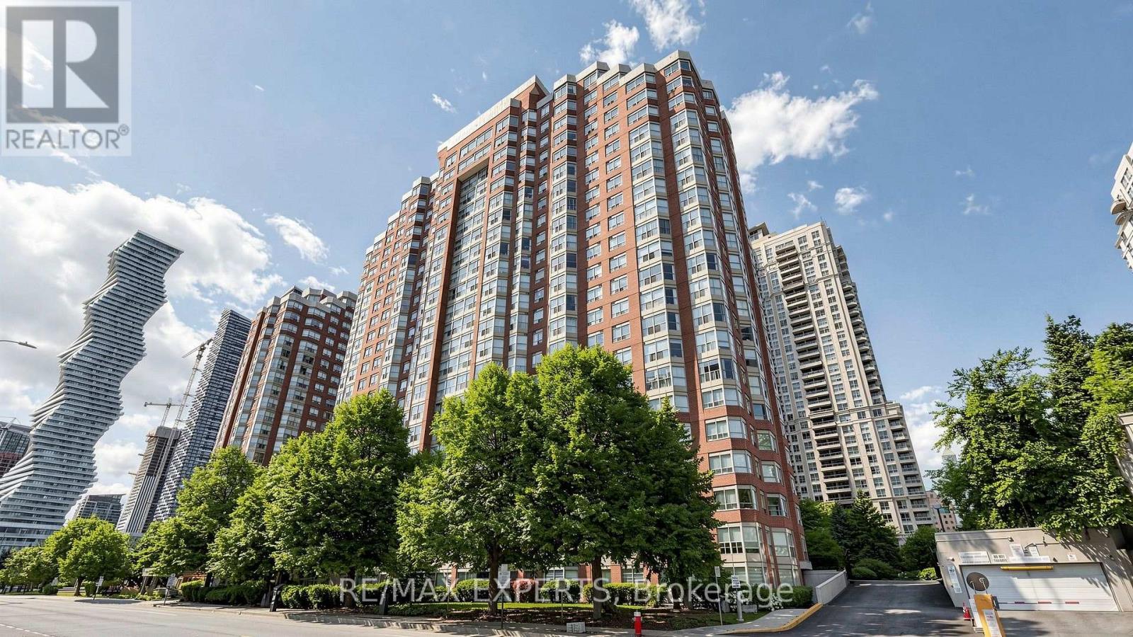 2003 - 325 Webb Drive, Mississauga, Ontario  L5B 3Z9 - Photo 3 - W13616898