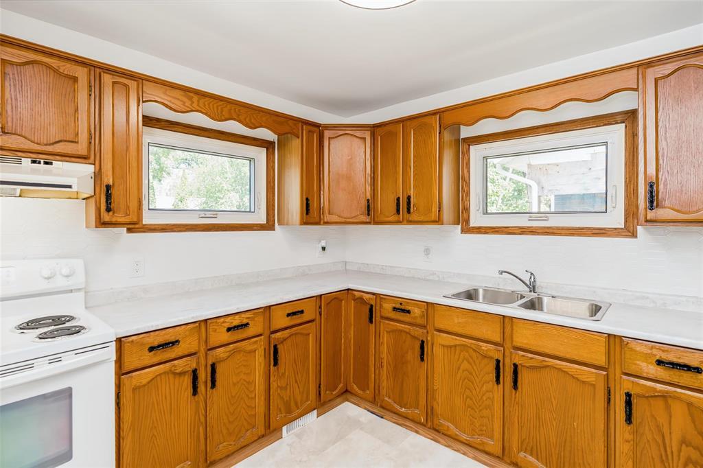 66 Essar Avenue, Winnipeg, Manitoba R2G 0S5 - Photo 14 - 202618907