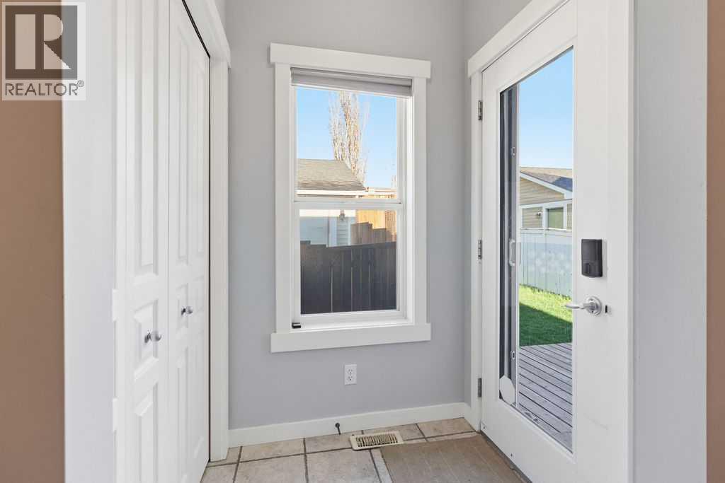 122 Ypres Green Sw, Calgary, Alberta  T2T 6M1 - Photo 18 - A2325213