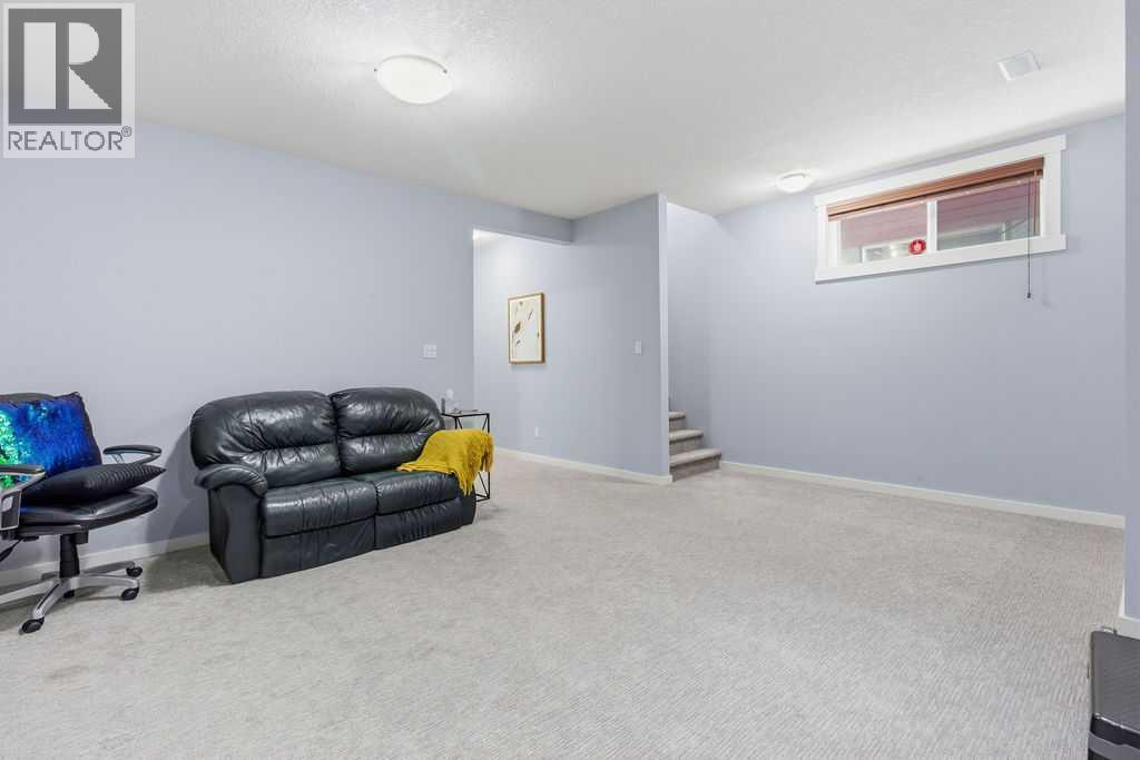 122 Ypres Green Sw, Calgary, Alberta  T2T 6M1 - Photo 33 - A2325213