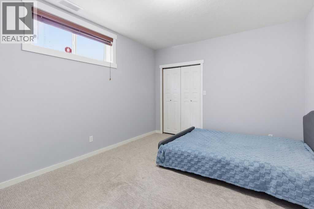122 Ypres Green Sw, Calgary, Alberta  T2T 6M1 - Photo 35 - A2325213