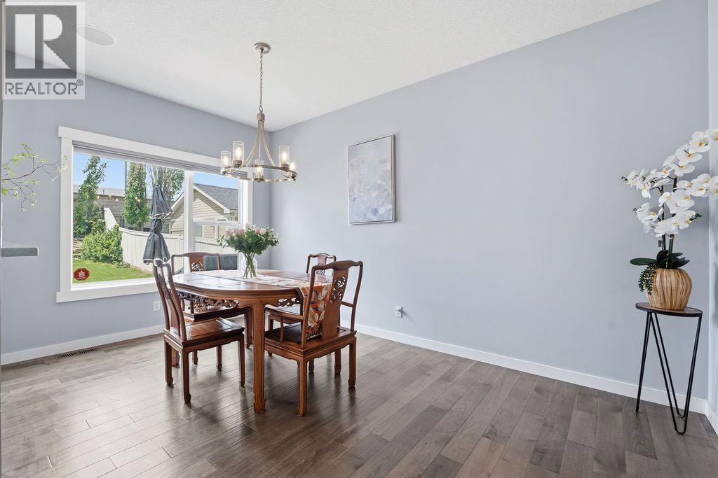 122 Ypres Green Sw, Calgary, Alberta  T2T 6M1 - Photo 12 - A2325213