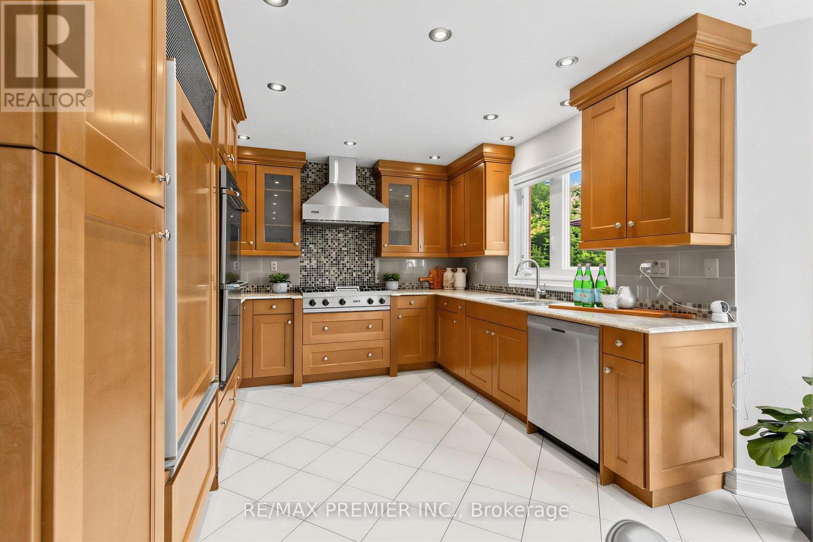28 Bridgend Court S, Vaughan, Ontario  L4L 3L3 - Photo 8 - N13556336