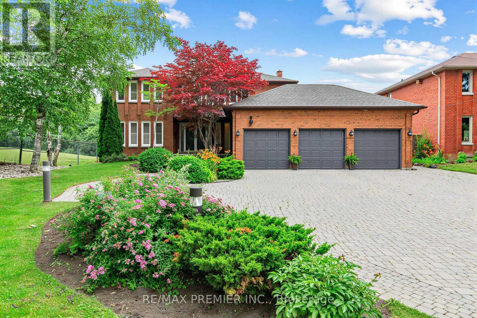 28 Bridgend Court S, Vaughan, Ontario  L4L 3L3 - Photo 2 - N13556336