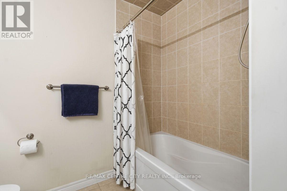 1982 Denview Avenue, London North, Ontario  N6G 0G3 - Photo 35 - X13617082