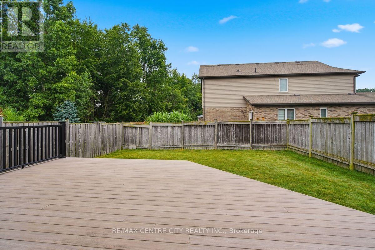 1982 Denview Avenue, London North, Ontario  N6G 0G3 - Photo 38 - X13617082