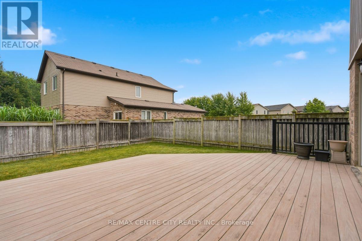 1982 Denview Avenue, London North, Ontario  N6G 0G3 - Photo 40 - X13617082