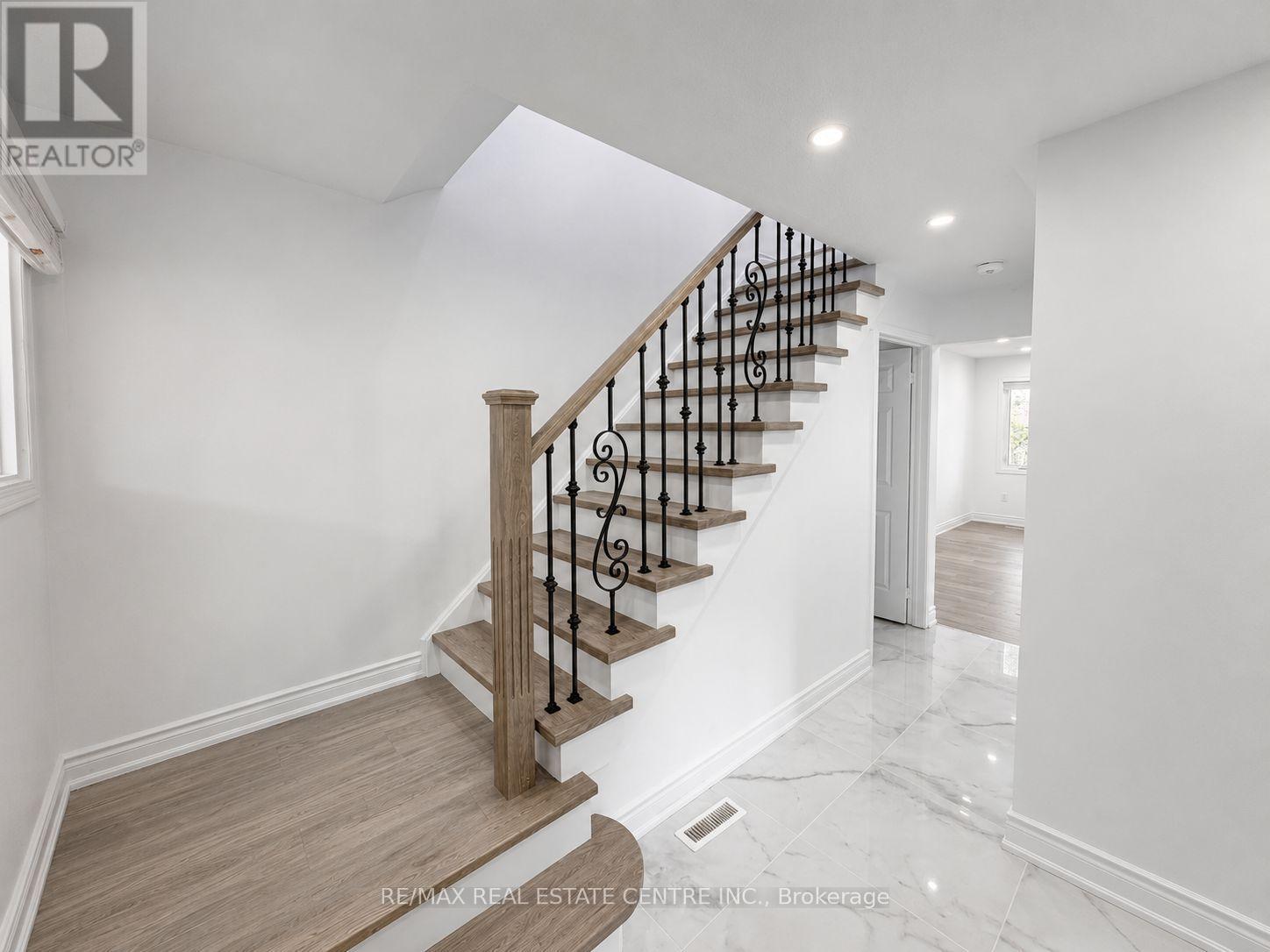 62 Bramhall Circle, Brampton, Ontario  L6V 2G4 - Photo 9 - W13616848