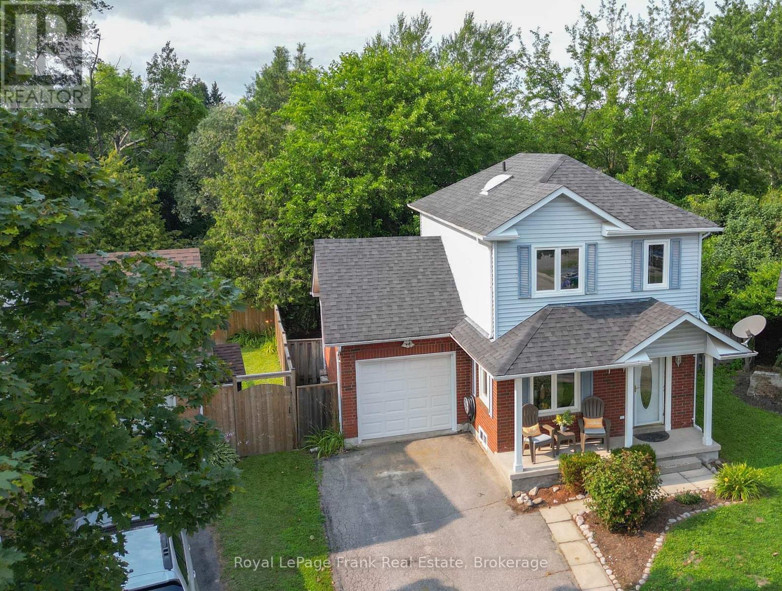 38 Longwood Court, Clarington, Ontario  L1E 1R7 - Photo 2 - E13617196
