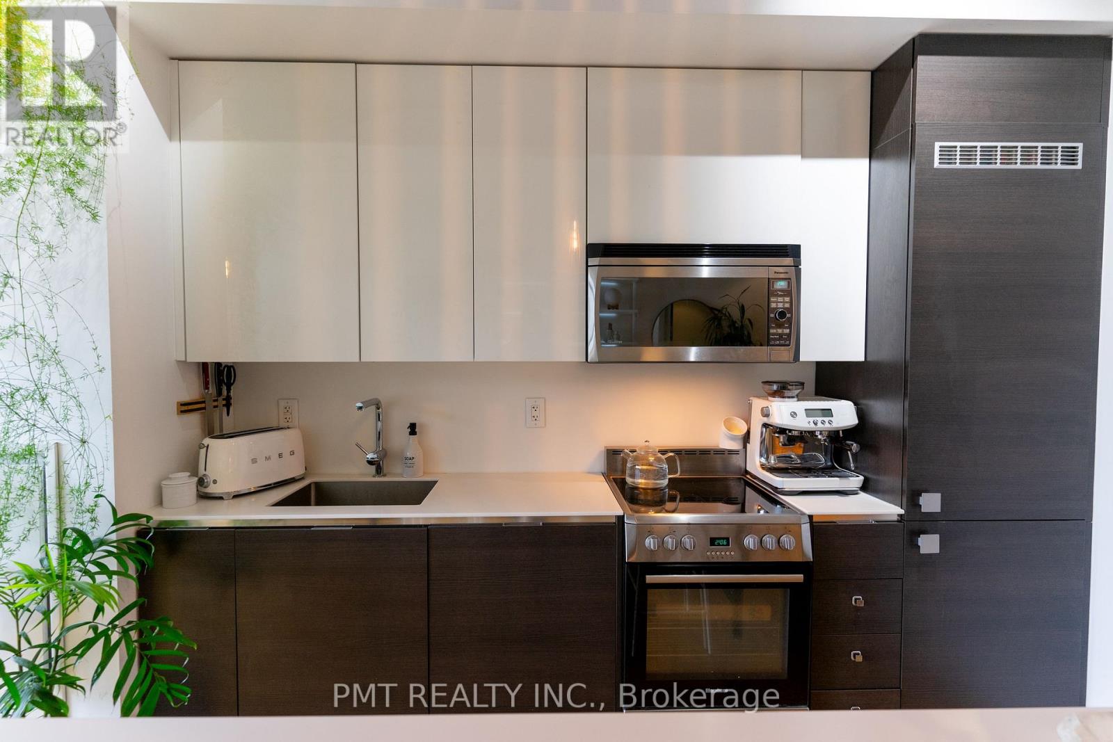 204 - 8 Dovercourt Road, Toronto, Ontario  M6J 0B6 - Photo 3 - C13616968