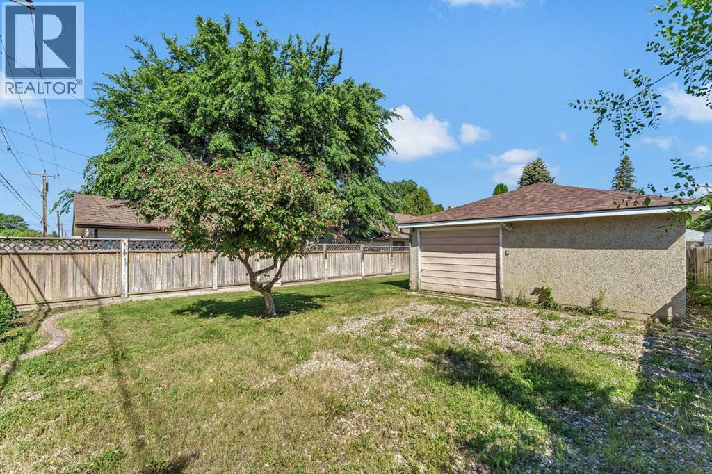 129 7 Street Se, Medicine Hat, Alberta  T1A 1J4 - Photo 43 - A2326451