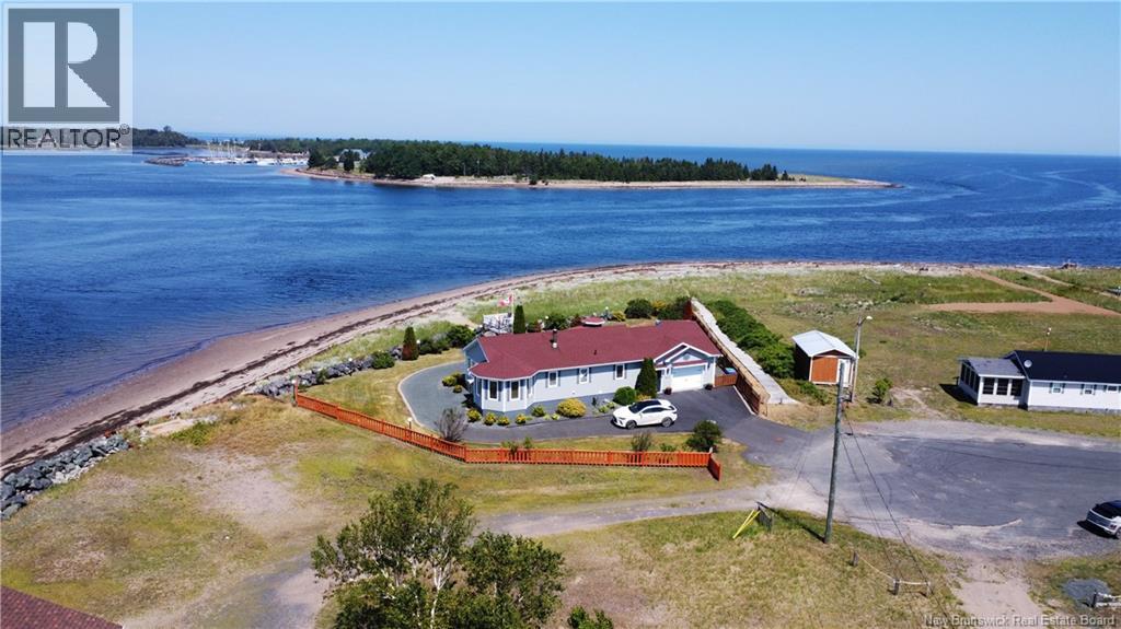 25 Bayshore, Bathurst, New Brunswick  E2A 6A4 - Photo 2 - NB144971