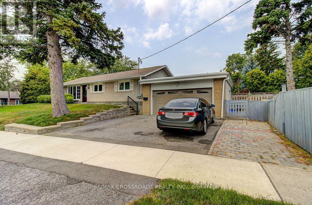 55 GONDOLA CRESCENT, Toronto, Ontario