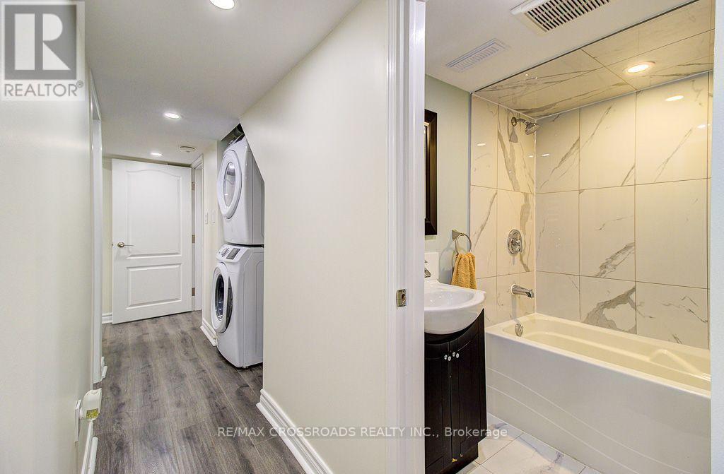 55 Gondola Crescent, Toronto, Ontario  M1G 2J2 - Photo 11 - E13617112